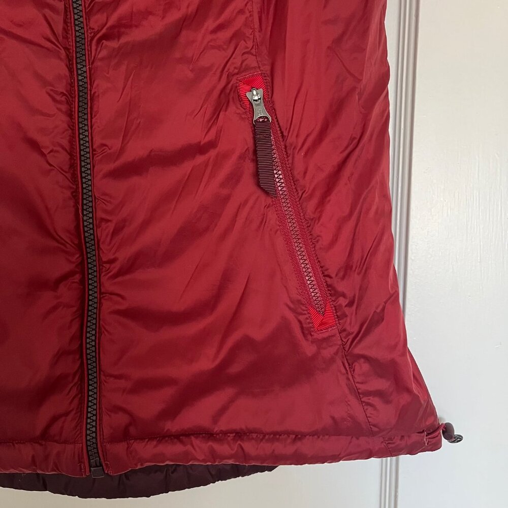 Lululemon Layer Up Reversible Insulated Vest in Bordeaux and Red | Size 4 - Picture 10 of 16